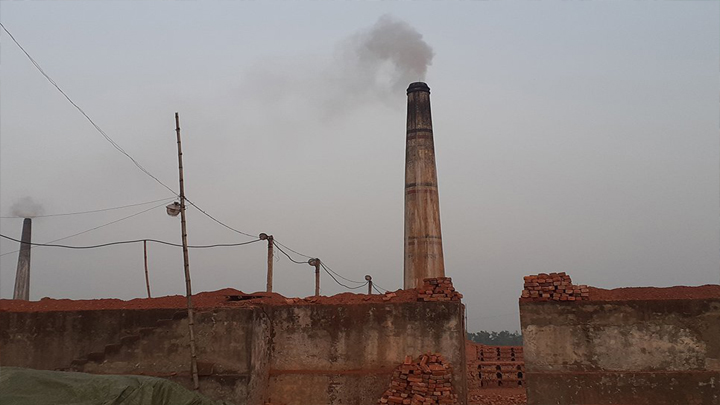 ক্রেতার সঙ্গে প্রতারণা করায় ইটভাটার জরিমানা